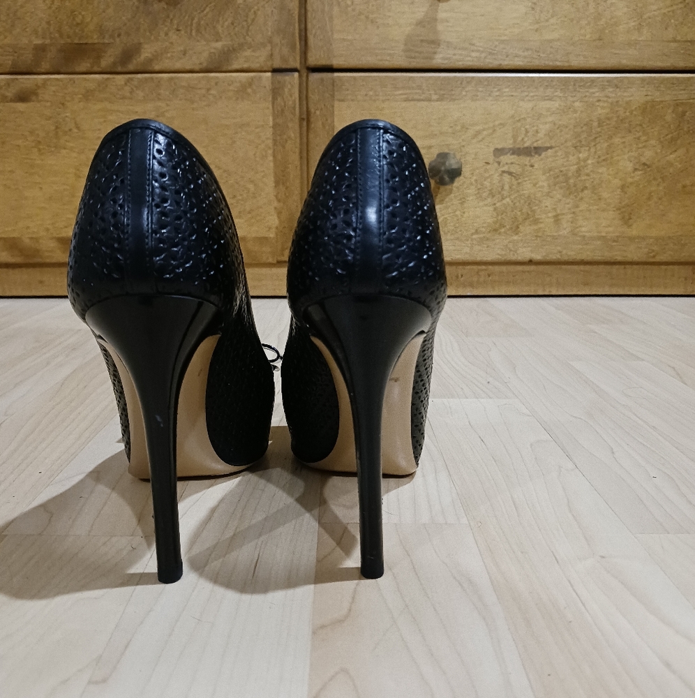 Shoes - Picture 3 of 4